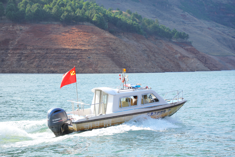 牛欄江-滇池補水工程德澤水庫庫區(qū)日常巡查與水質(zhì)監(jiān)測.jpg